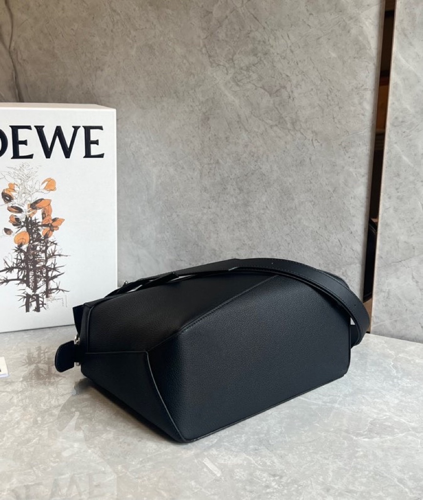 Loewe Medium Puzzle Bag in Soft Grained Calfskin Black